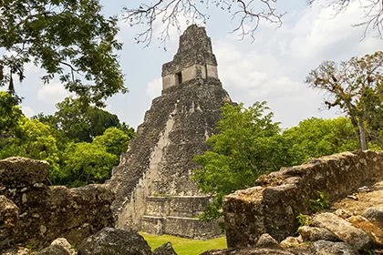 Parque Nacional Tikal: Expedición Día Completo desde la Isla de Flores — Rumboé